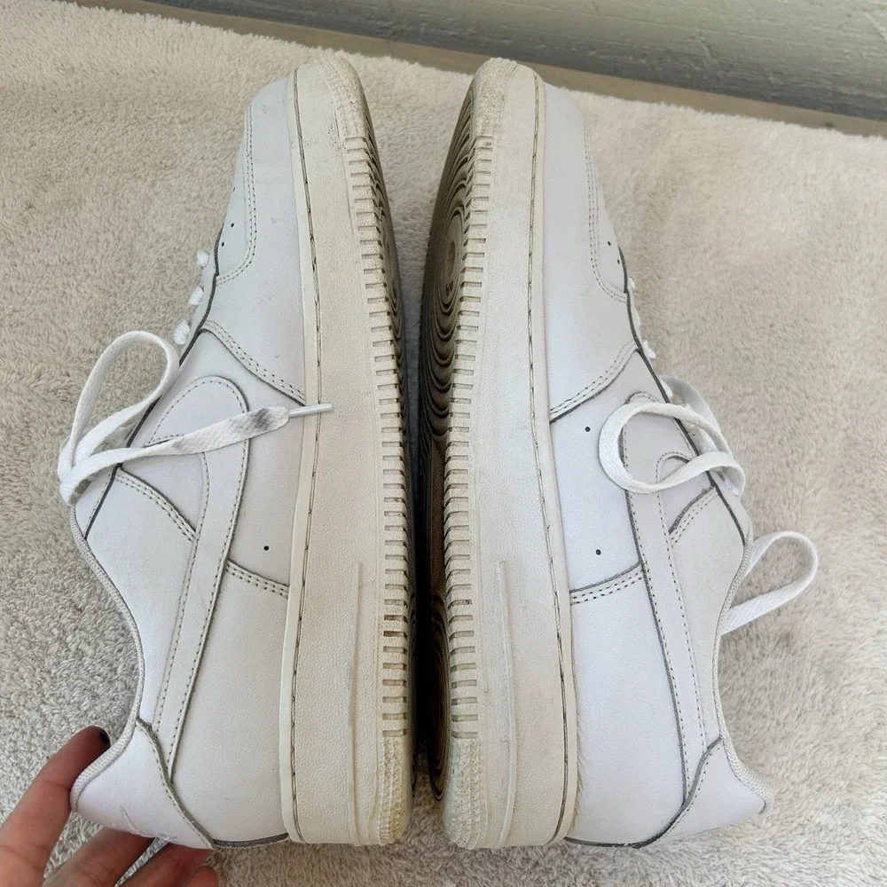 Nike Air Force 1 Triple White Low 
